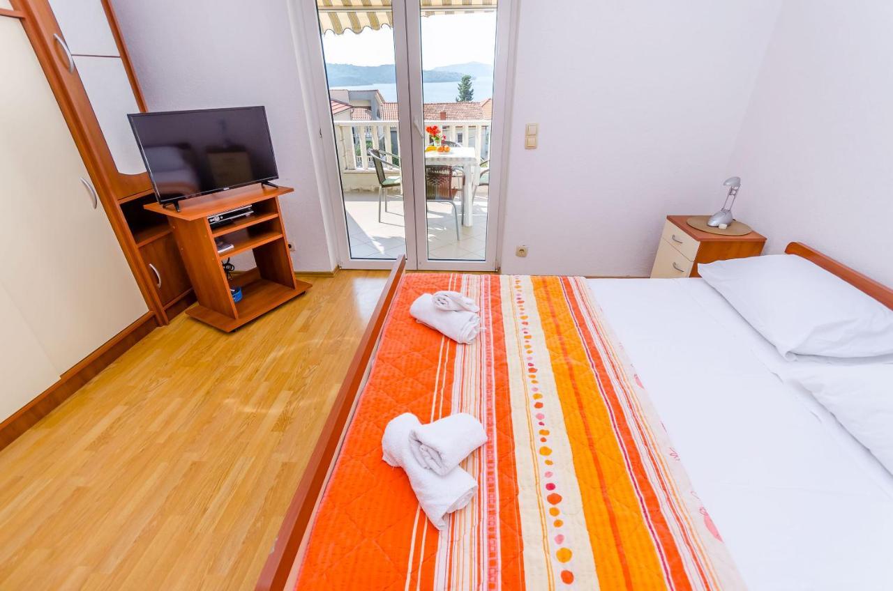 Apartments Tily Trogir Eksteriør bilde